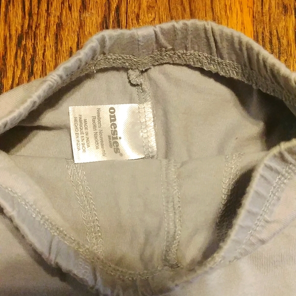 NEWBORN CLOTHING. - Picture 7 of 9